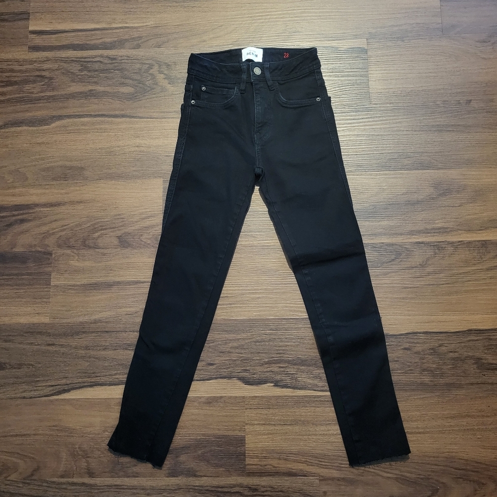 Sezane Slim Parfait Jeans in Black Size 23